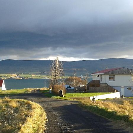 Glaesibaer 2 Guesthouse And Horsefarm Akureyri Eksteriør bilde