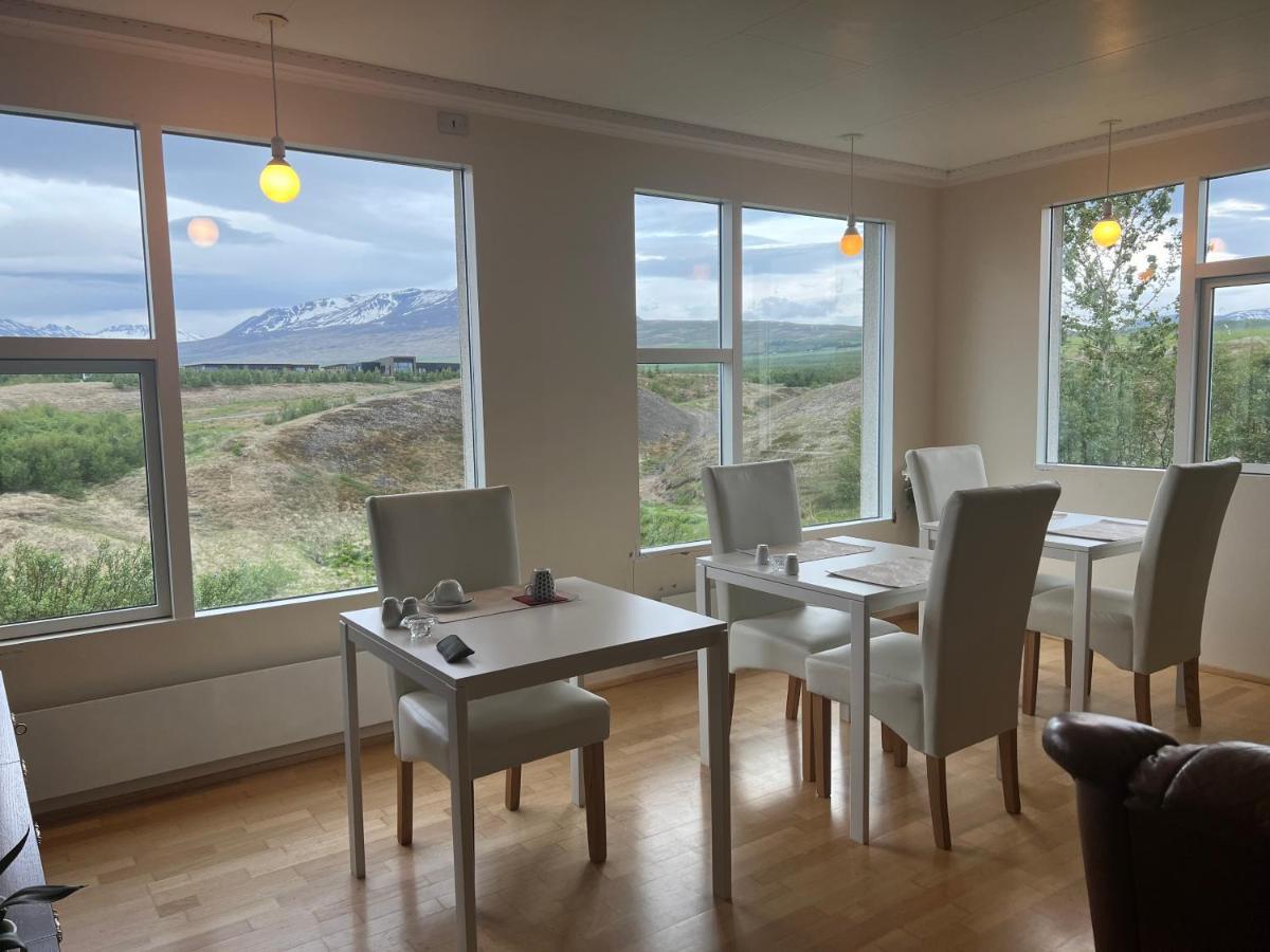 Glaesibaer 2 Guesthouse And Horsefarm Akureyri Eksteriør bilde
