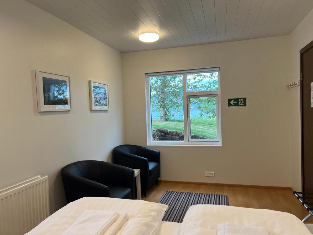 Glaesibaer 2 Guesthouse And Horsefarm Akureyri Eksteriør bilde