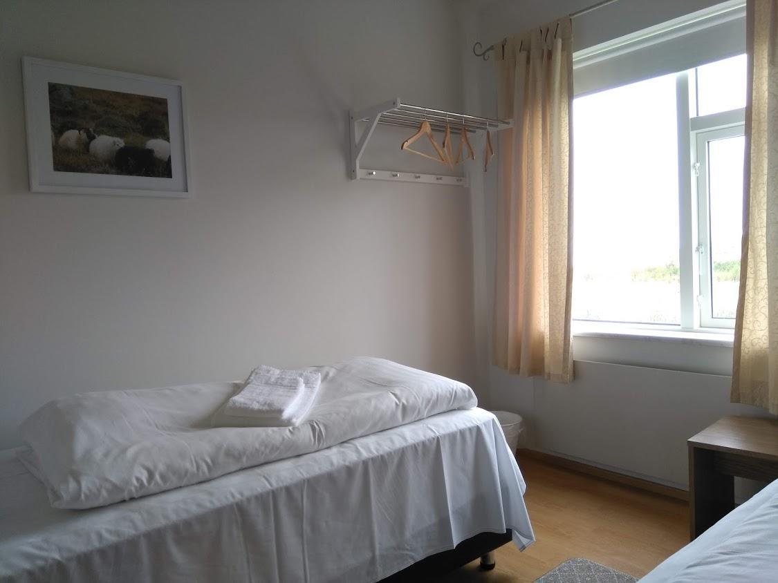 Glaesibaer 2 Guesthouse And Horsefarm Akureyri Eksteriør bilde